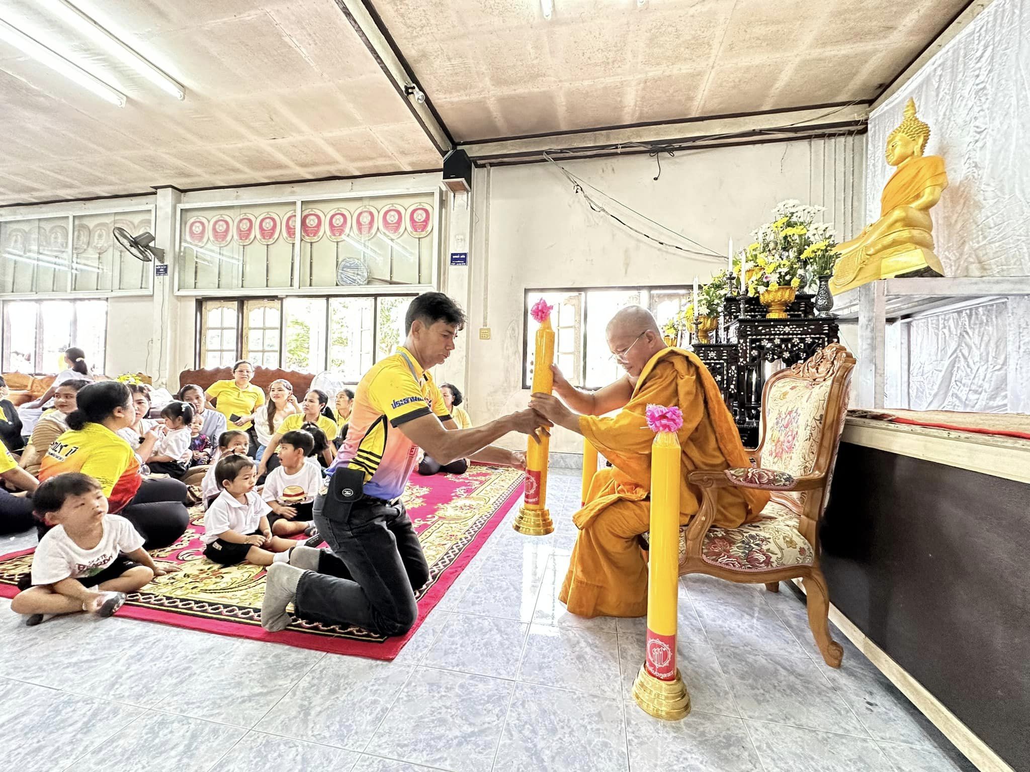 กิจกรรมแห่เทียนพรรษา