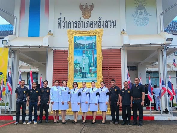 ร่วมถวายน้ำสรงพระบรมศพ สมเด็จพระนางเจ้าสิริกิติ์ พระบรมราชินีนาถ พระบรมราชชนนีพันปีหลวง