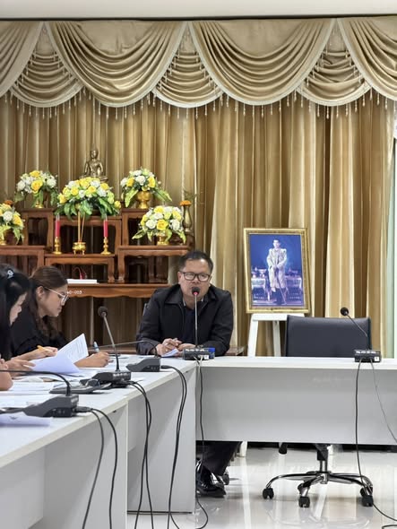 ร่วมประชุมเพื่อเตรียมความพร้อม และเตรียมสถานที่รับสมัครการเลือกตั้ง