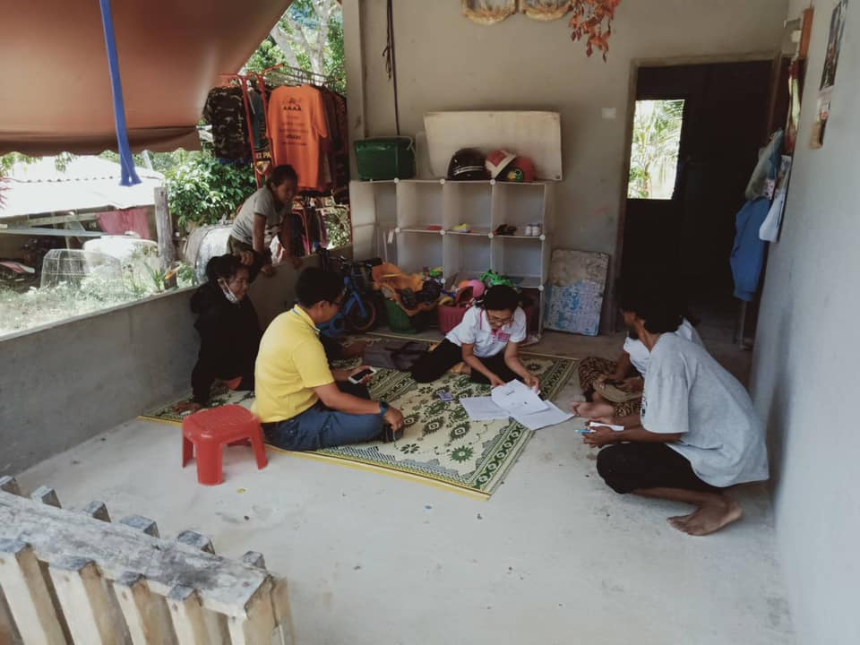 เยี่ยมผู้ประสบปัญหาทางสังคมหมู่ที่ 9
